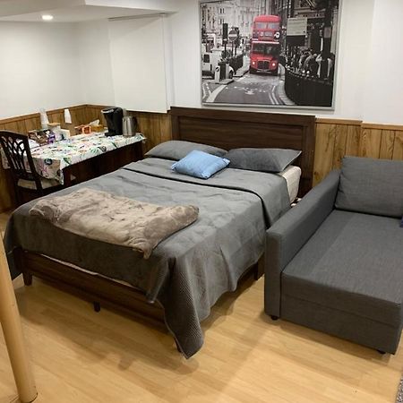 Big Oasis Studio Near Airport Yyz Hotel Toronto Eksteriør billede
