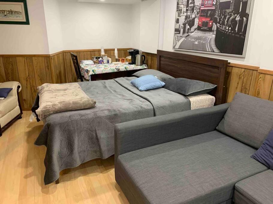 Big Oasis Studio Near Airport Yyz Hotel Toronto Eksteriør billede