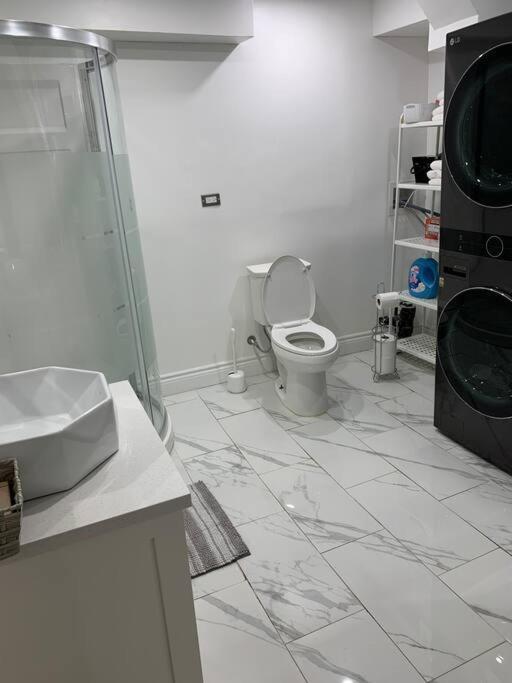 Big Oasis Studio Near Airport Yyz Hotel Toronto Eksteriør billede